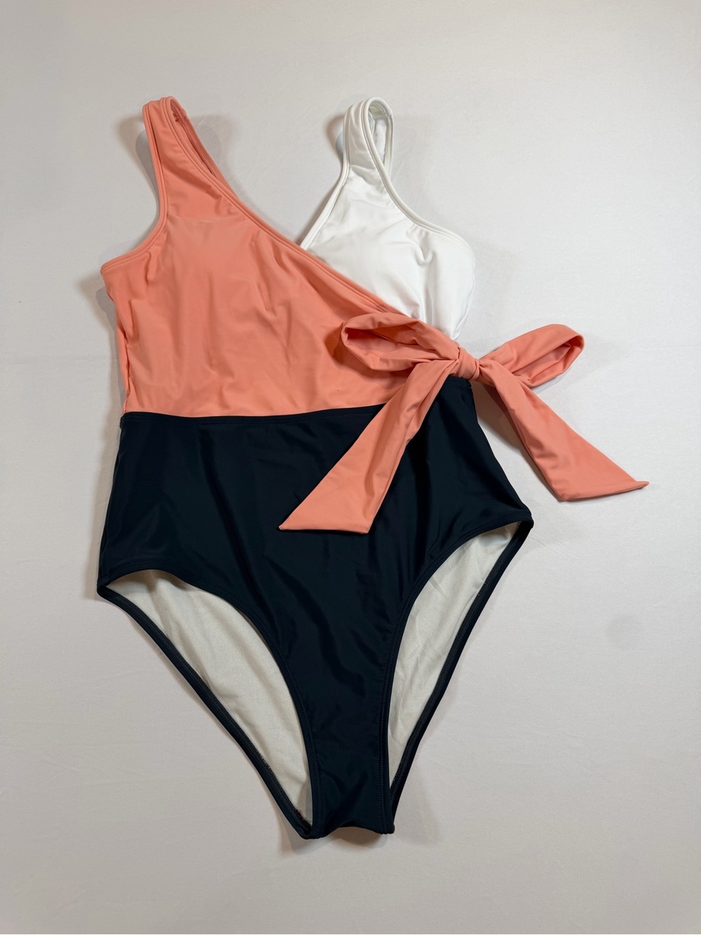 Cupshe Colorblock One-Piece‎ Swimsuit in Coral(Peach), Gray & White Medium